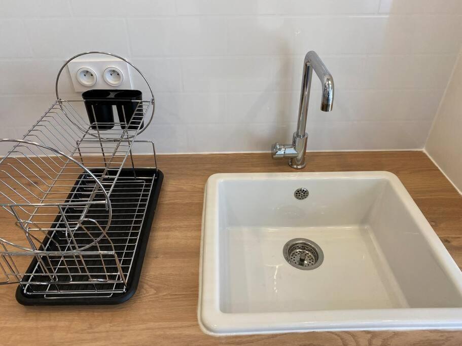Superbe Appartement Climatise Avec Patio Montpellier Ngoại thất bức ảnh